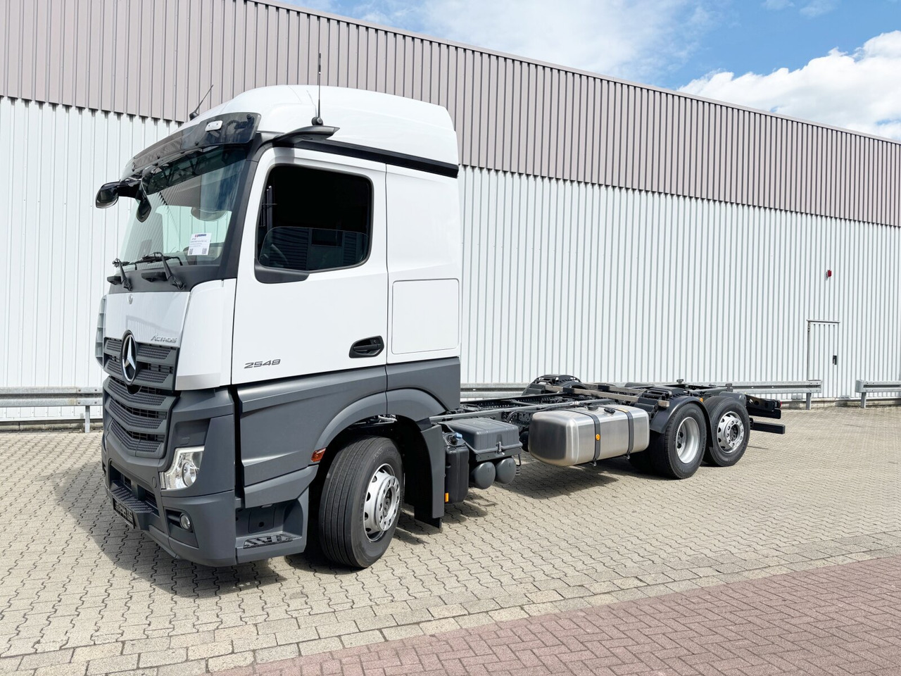 Mercedes-Benz Actros 2548 L 6x2 Actros 2548 L 6x2, Retarder, Lenk-/Liftachse, Navi, MirrorCam, MultimediaCockpit - Camión chasis: foto 1 Mercedes-Benz Actros 2548 L 6x2 Actros 2548 L 6x2, Retarder, Lenk-/Liftachse, Navi, MirrorCam, MultimediaCockpit - Camión chasis: foto 1