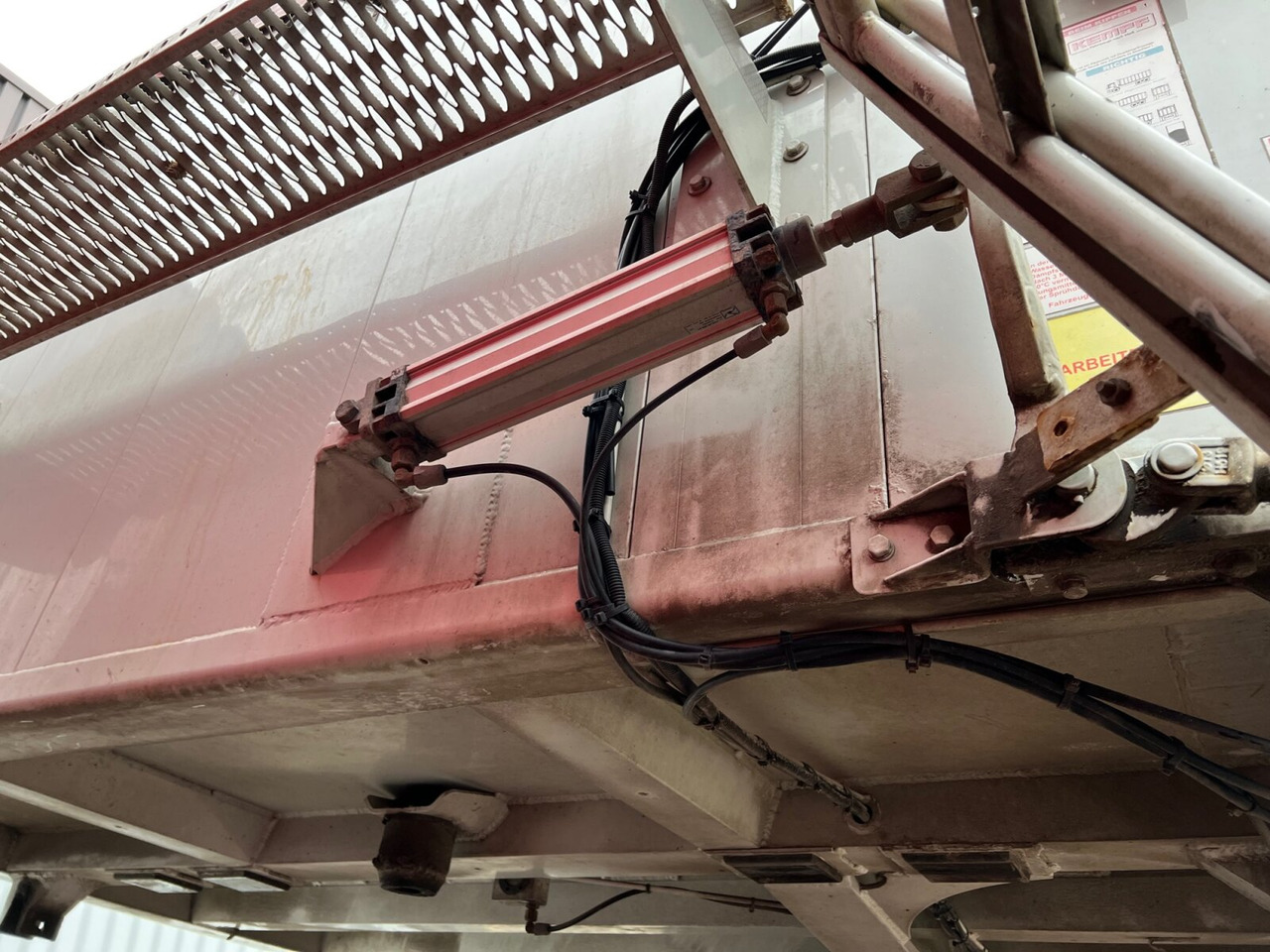 Camión volquete Mercedes-Benz Actros 2548 L 6x2 Actros 2548 L 6x2, Retarder, Liftachse, StreamSpace, 2-Seiten-Getreidekipper: foto 15