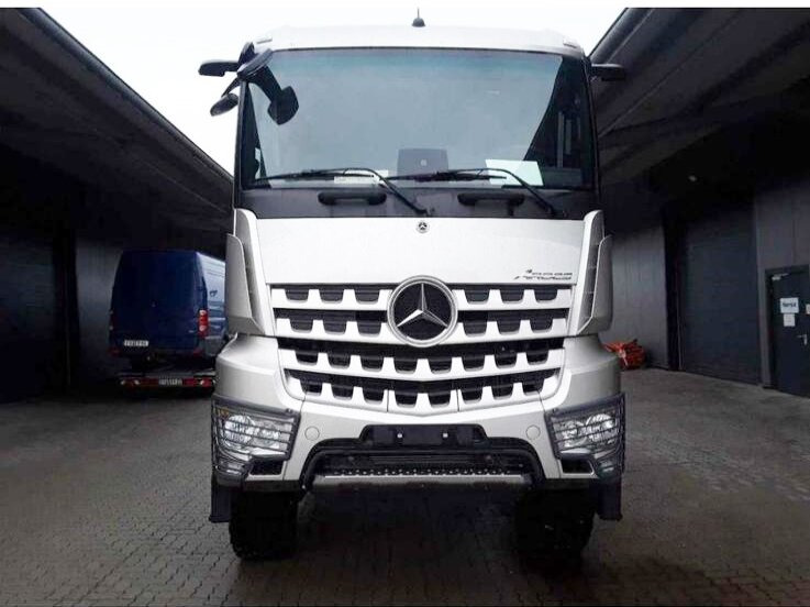 Mercedes-Benz Arocs 2053 A 4x4 Arocs 2053 A 4x4, Grounder, MirrorCam, Multimedia Cockpit, Navi - Camión chasis: foto 2 Mercedes-Benz Arocs 2053 A 4x4 Arocs 2053 A 4x4, Grounder, MirrorCam, Multimedia Cockpit, Navi - Camión chasis: foto 2