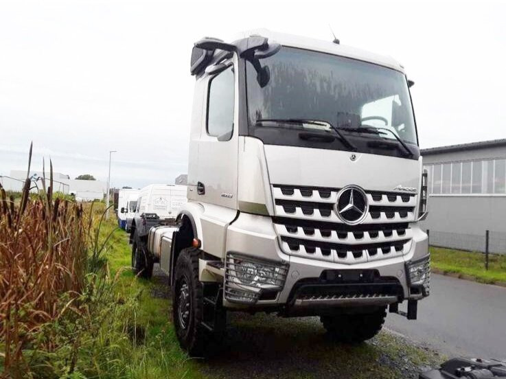 Mercedes-Benz Arocs 2053 A 4x4 Arocs 2053 A 4x4, Grounder, MirrorCam, Multimedia Cockpit, Navi - Camión chasis: foto 3 Mercedes-Benz Arocs 2053 A 4x4 Arocs 2053 A 4x4, Grounder, MirrorCam, Multimedia Cockpit, Navi - Camión chasis: foto 3