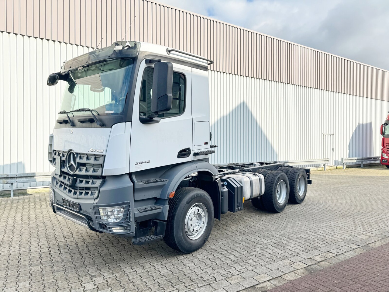 Mercedes-Benz Arocs 2642 K 6x4 Arocs 2642 K 6x4 - Camión volquete: foto 1 Mercedes-Benz Arocs 2642 K 6x4 Arocs 2642 K 6x4 - Camión volquete: foto 1