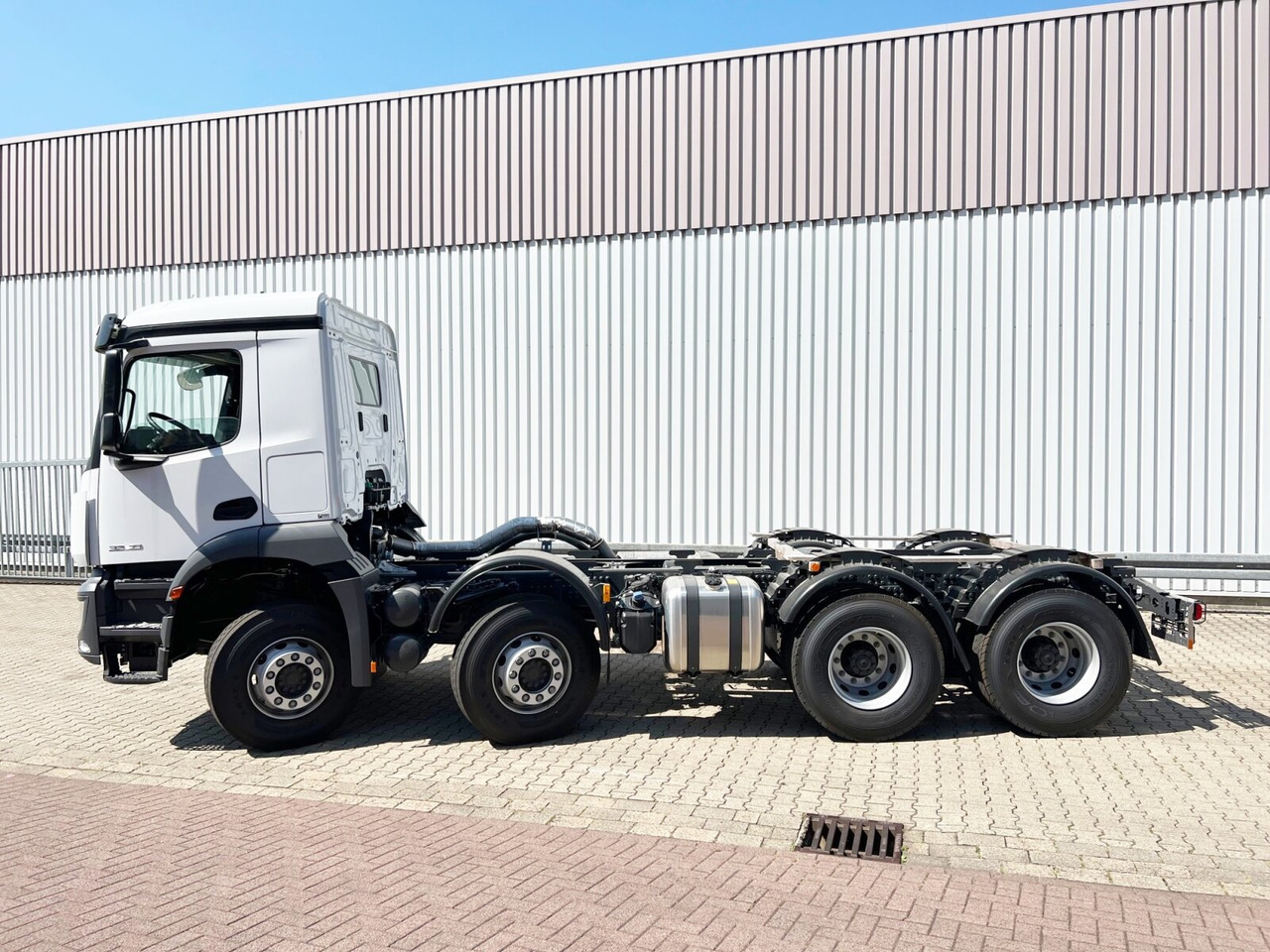 Camión chasis nuevo Mercedes-Benz Arocs 3240 8x4 Arocs 3240 8x4: foto 13