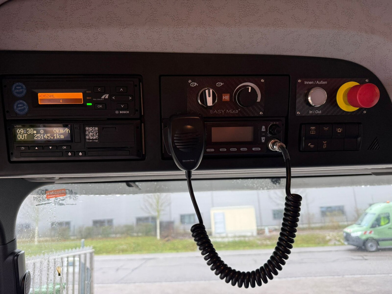 Mercedes-Benz Arocs 3243 B 8x4/4 Arocs 3243 B 8x4/4, MirrorCam, MultimediaCockpit, Navi, Betonmischer Intermix ca. 9m³ - Camión hormigonera: foto 4 Mercedes-Benz Arocs 3243 B 8x4/4 Arocs 3243 B 8x4/4, MirrorCam, MultimediaCockpit, Navi, Betonmischer Intermix ca. 9m³ - Camión hormigonera: foto 4