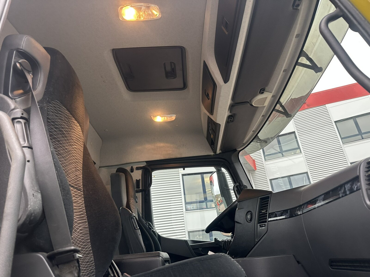 Mercedes-Benz Arocs 3363 K 6x4 Arocs 3363 K 6x4, Grounder, Turbo-Retarder-Kupplung, Bordmatik - Camión volquete: foto 5 Mercedes-Benz Arocs 3363 K 6x4 Arocs 3363 K 6x4, Grounder, Turbo-Retarder-Kupplung, Bordmatik - Camión volquete: foto 5