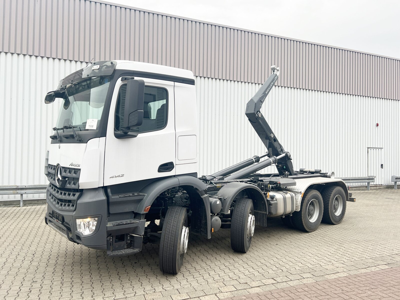 Mercedes-Benz Arocs 4142/48 8x4/4 Arocs 4142/48 8x4/4, Grounder, Meiller RS26 62-K, Funk - Camión multibasculante: foto 1 Mercedes-Benz Arocs 4142/48 8x4/4 Arocs 4142/48 8x4/4, Grounder, Meiller RS26 62-K, Funk - Camión multibasculante: foto 1