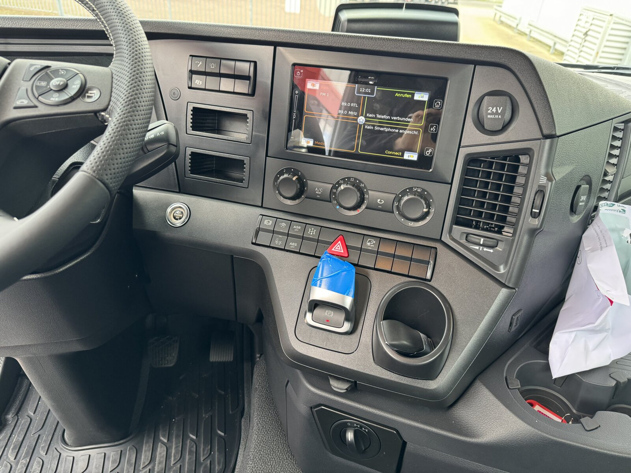 Camión multibasculante nuevo Mercedes-Benz Arocs 4148 K 8x4/4 Arocs 4148 K 8x4/4/45, Turbo-Retarder-Kupplung, Grounder: foto 4 Camión multibasculante nuevo Mercedes-Benz Arocs 4148 K 8x4/4 Arocs 4148 K 8x4/4/45, Turbo-Retarder-Kupplung, Grounder: foto 4