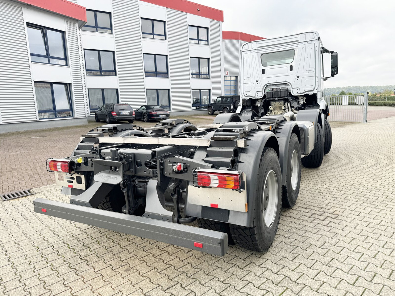 Camión multibasculante nuevo Mercedes-Benz Arocs 4148 K 8x4/4 Arocs 4148 K 8x4/4/45, Turbo-Retarder-Kupplung, Grounder: foto 9 Camión multibasculante nuevo Mercedes-Benz Arocs 4148 K 8x4/4 Arocs 4148 K 8x4/4/45, Turbo-Retarder-Kupplung, Grounder: foto 9