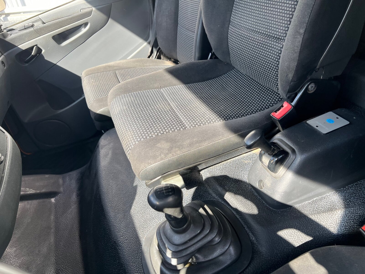 Camión grúa, Camión caja abierta Mercedes-Benz Atego 1024 L 4x2 Atego 1024 L 4x2 mit Kran Fassi F80A.0.21: foto 7 Camión grúa, Camión caja abierta Mercedes-Benz Atego 1024 L 4x2 Atego 1024 L 4x2 mit Kran Fassi F80A.0.21: foto 7