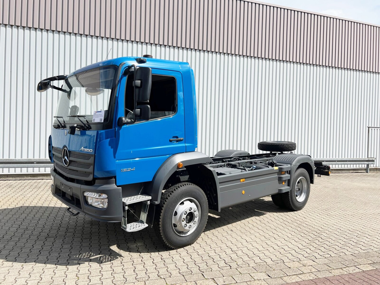 Mercedes-Benz Atego 1324/27 A 4x4 Atego 1324/27 A 4x4, Nebenantrieb - Camión chasis: foto 1 Mercedes-Benz Atego 1324/27 A 4x4 Atego 1324/27 A 4x4, Nebenantrieb - Camión chasis: foto 1
