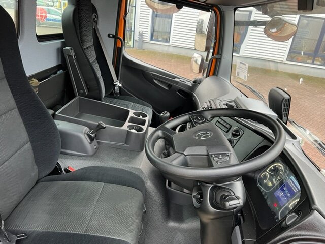 Mercedes-Benz Atego 1630 AK 4x4 Atego 1630 AK 4x4, 2x Nebenantrieb, Rechtslenker - Camión chasis: foto 4 Mercedes-Benz Atego 1630 AK 4x4 Atego 1630 AK 4x4, 2x Nebenantrieb, Rechtslenker - Camión chasis: foto 4