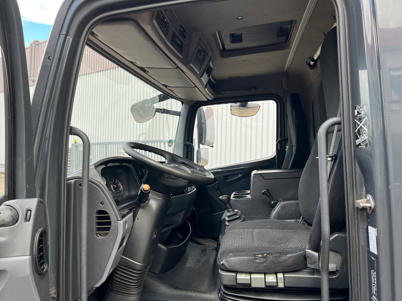 Mercedes-Benz Atego 818 L 4x2 Atego 818 L 4x2 mit MBB LBW, 4x Vorhanden! - Camión caja cerrada: foto 2 Mercedes-Benz Atego 818 L 4x2 Atego 818 L 4x2 mit MBB LBW, 4x Vorhanden! - Camión caja cerrada: foto 2