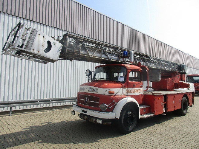 Mercedes-Benz - L 1519 4x2 DL 30 L 1519 4x2 Feuerwehr Drehleiter DL30 - Camión de bomberos: foto 1 Mercedes-Benz - L 1519 4x2 DL 30 L 1519 4x2 Feuerwehr Drehleiter DL30 - Camión de bomberos: foto 1
