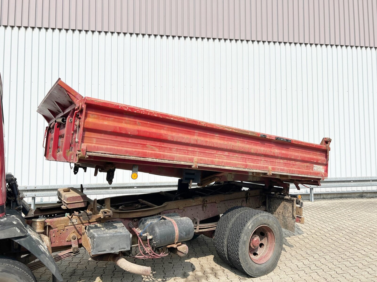 Camión volquete Mercedes-Benz LK 1117 K 4x2 LK 1117 K 4x2, 6-Zylinder Motor, 2x AHK: foto 13 Camión volquete Mercedes-Benz LK 1117 K 4x2 LK 1117 K 4x2, 6-Zylinder Motor, 2x AHK: foto 13