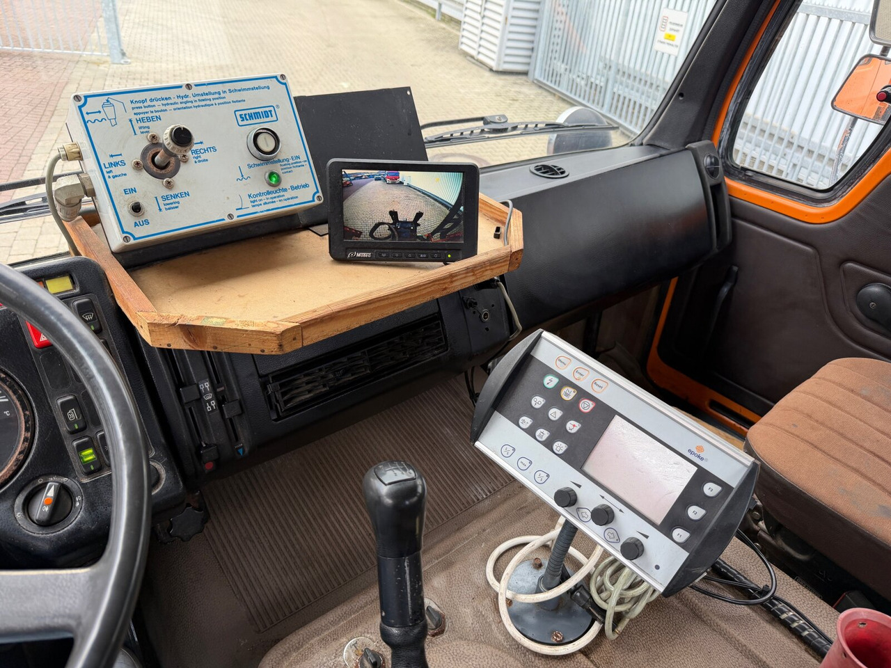 Mercedes-Benz NG 1928 A 4x4 NG 1928 A 4x4, V8-Motor, Winterdienstaustattung - Camión chasis: foto 2 Mercedes-Benz NG 1928 A 4x4 NG 1928 A 4x4, V8-Motor, Winterdienstaustattung - Camión chasis: foto 2