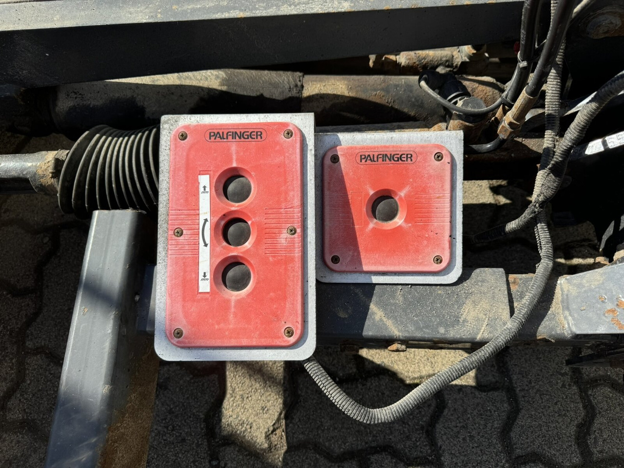 MBB C 2000 S Ladebordwand MBB C 2000 S Ladebordwand - Semirremolque: foto 4 MBB C 2000 S Ladebordwand MBB C 2000 S Ladebordwand - Semirremolque: foto 4