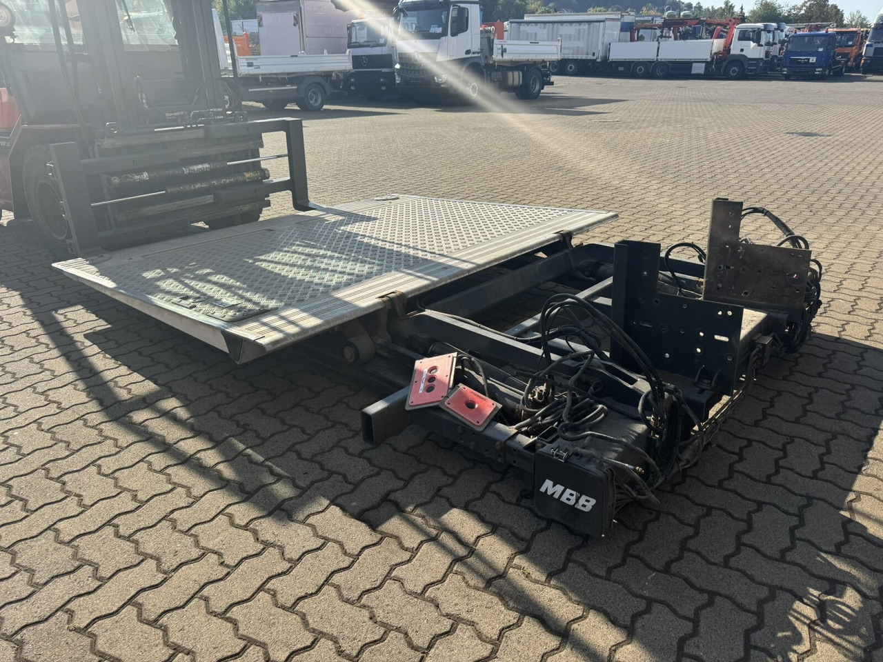 MBB C 2000 S Ladebordwand MBB C 2000 S Ladebordwand - Semirremolque: foto 3 MBB C 2000 S Ladebordwand MBB C 2000 S Ladebordwand - Semirremolque: foto 3