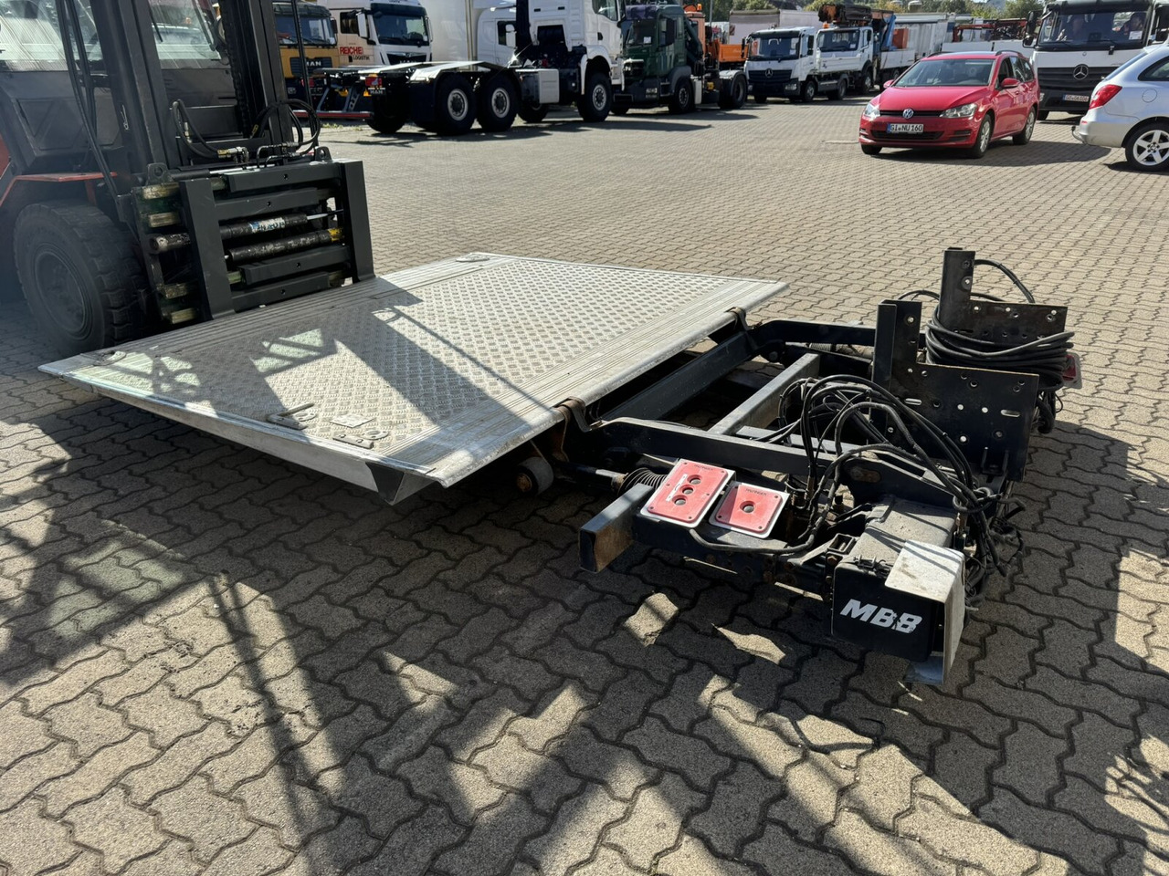 MBB C 2000 S Ladebordwand MBB C 2000 S Ladebordwand - Semirremolque: foto 3 MBB C 2000 S Ladebordwand MBB C 2000 S Ladebordwand - Semirremolque: foto 3