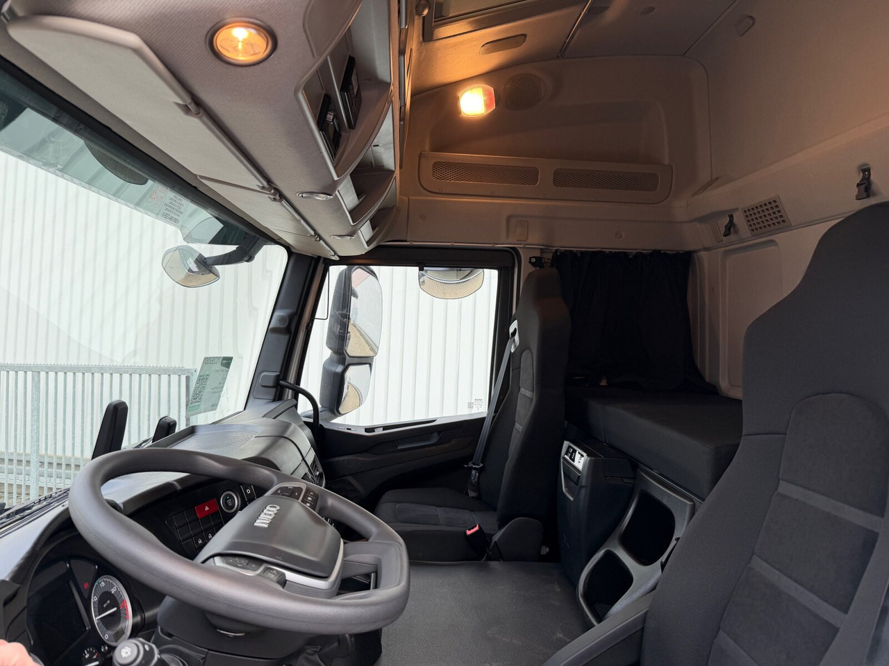 T-Way AT410T51/58 8x4 T-Way AT410T51/58 8x4, Retarder, Bordmatik, 4x VORHANDEN! - Camión volquete: foto 2 T-Way AT410T51/58 8x4 T-Way AT410T51/58 8x4, Retarder, Bordmatik, 4x VORHANDEN! - Camión volquete: foto 2