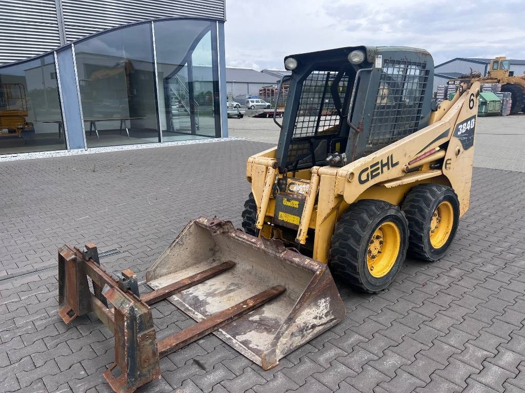 Gehl 3840 E - Minicargadora: foto 2 Gehl 3840 E - Minicargadora: foto 2