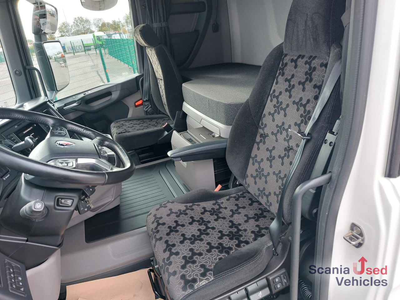 SCANIA R 460 A4x2NA, SUPER, NAVI, Standklima - Cabeza tractora: foto 4 SCANIA R 460 A4x2NA, SUPER, NAVI, Standklima - Cabeza tractora: foto 4