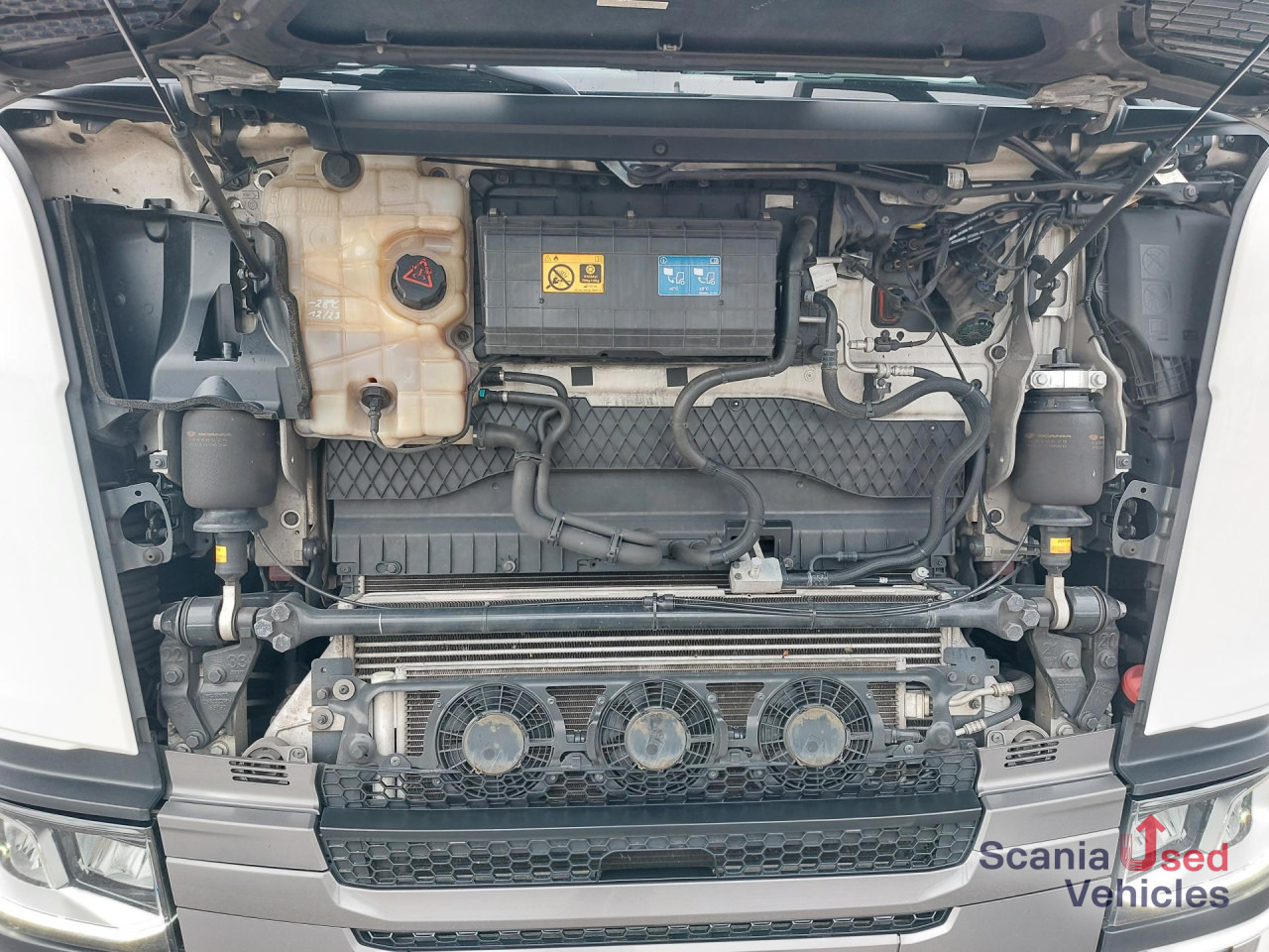 Cabeza tractora SCANIA R 460 A4x2NA, SUPER, Navi, Standklima: foto 13 Cabeza tractora SCANIA R 460 A4x2NA, SUPER, Navi, Standklima: foto 13