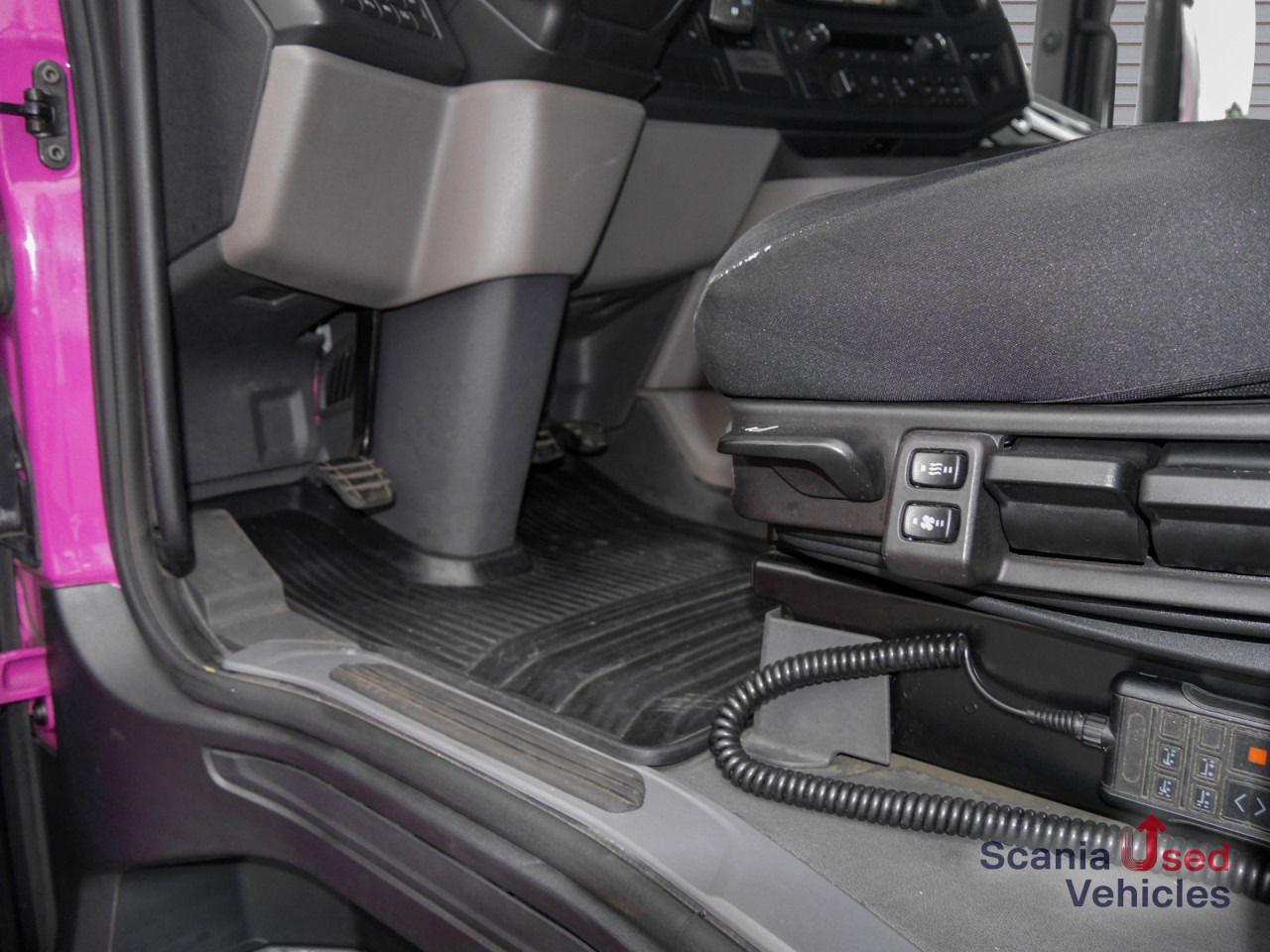 SCANIA R 410 B6x2*4NB - Pritsche / Plane / LBW - - Camión lona: foto 5 SCANIA R 410 B6x2*4NB - Pritsche / Plane / LBW - - Camión lona: foto 5