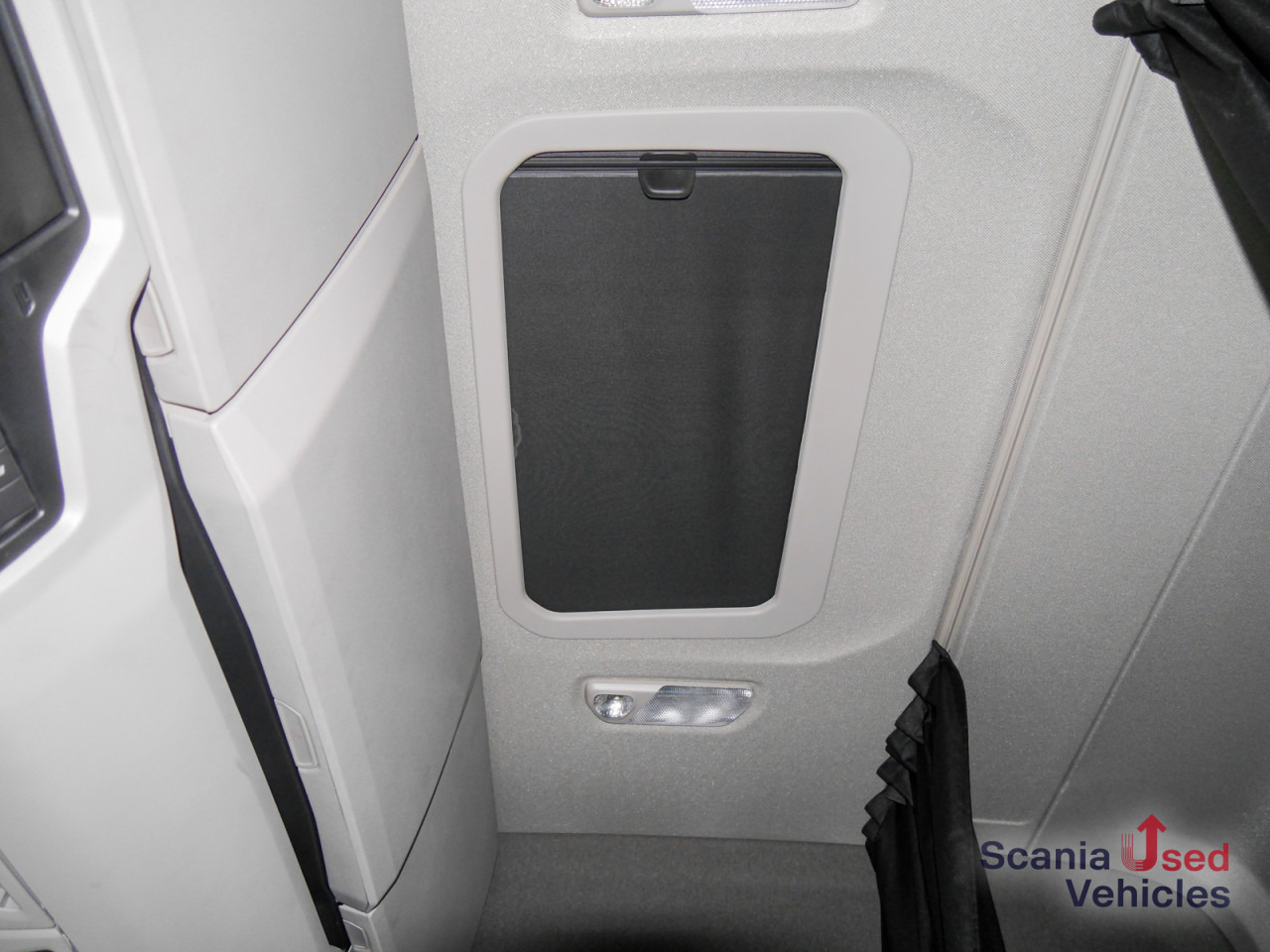 SCANIA R 410 B6x2*4NB - Pritsche / Plane / LBW - - Camión lona: foto 4 SCANIA R 410 B6x2*4NB - Pritsche / Plane / LBW - - Camión lona: foto 4