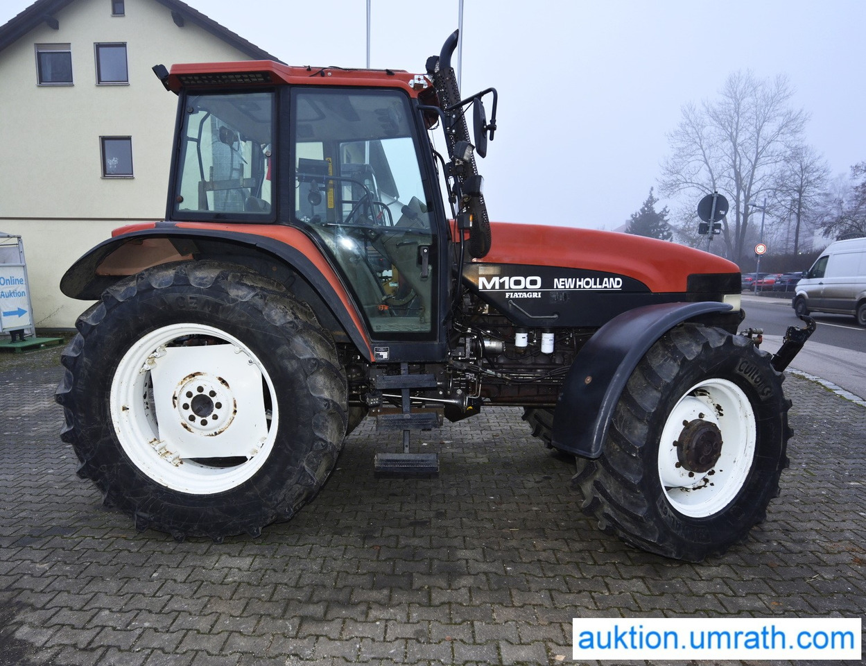 NEW HOLLAND M100 4x4 - Tractor: foto 4 NEW HOLLAND M100 4x4 - Tractor: foto 4
