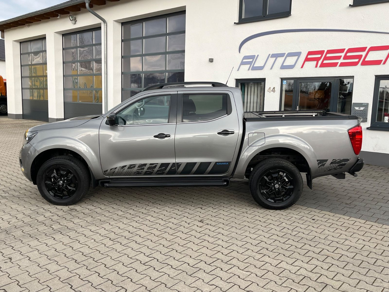 Nissan Navara NP300 N-Guard Double Cab 4x4 - SUV/ Todoterreno: foto 2 Nissan Navara NP300 N-Guard Double Cab 4x4 - SUV/ Todoterreno: foto 2