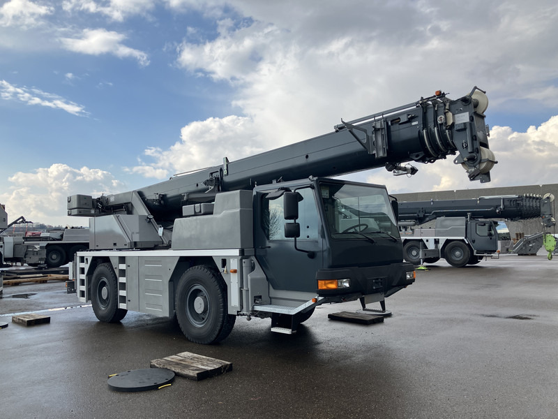 Liebherr LTM 1030-2.1 - Autogrúa: foto 1 Liebherr LTM 1030-2.1 - Autogrúa: foto 1