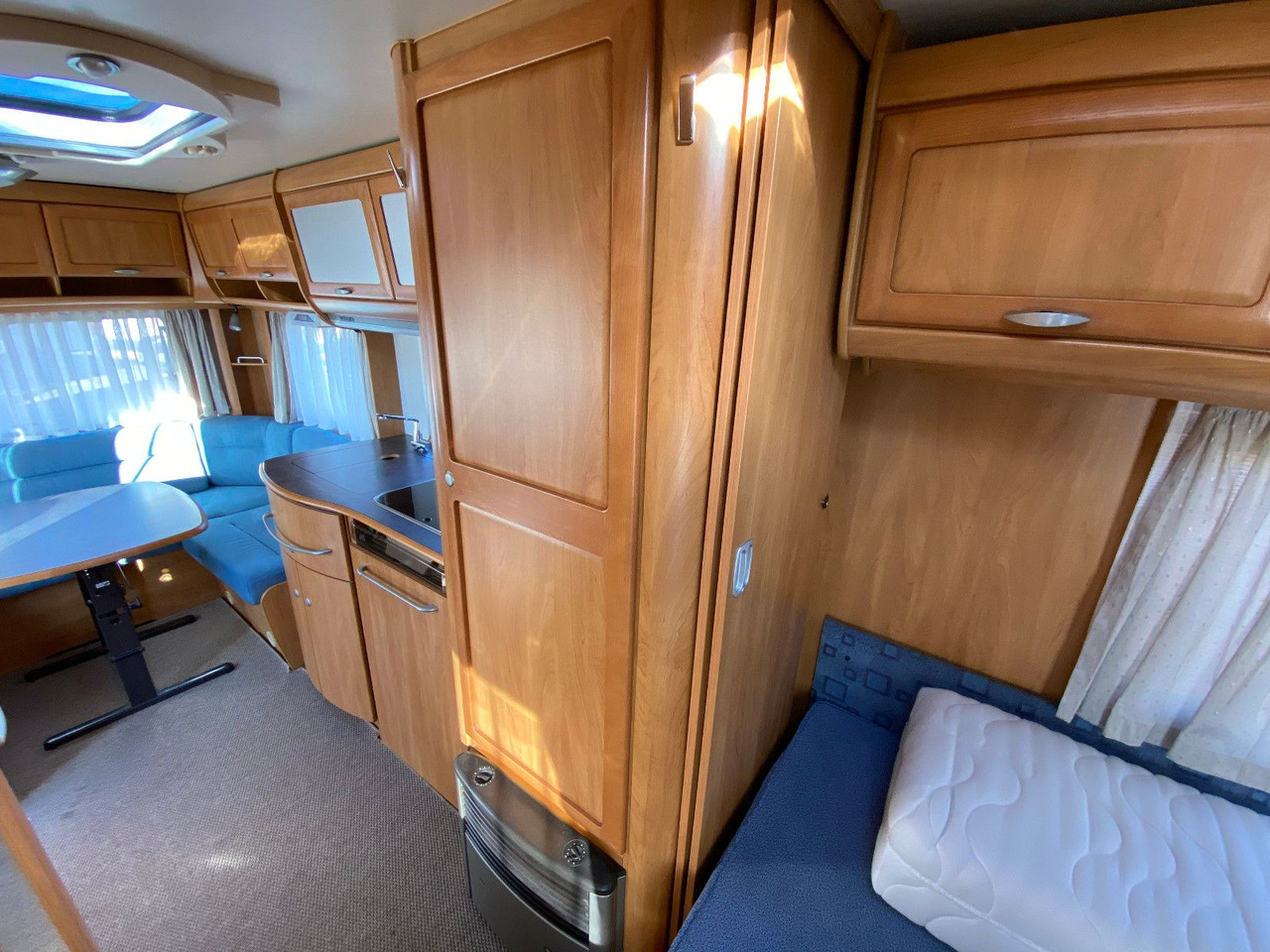 Caravana HYMER / ERIBA / HYMERCAR Nova 530 Swing mit Längsbetten und Moser, top Zu: foto 12