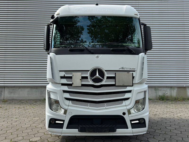 Mercedes-Benz Actros 1845 / Euro 5 / 2 Tanks / 2 In Stock - Cabeza tractora: foto 4 Mercedes-Benz Actros 1845 / Euro 5 / 2 Tanks / 2 In Stock - Cabeza tractora: foto 4