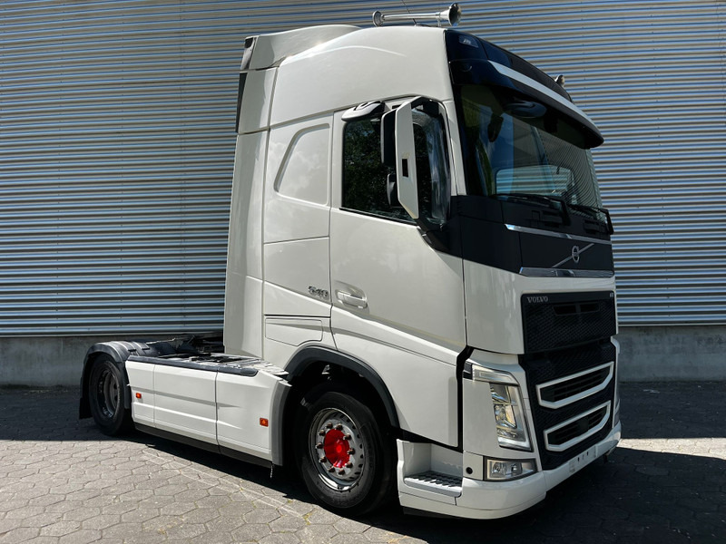 Volvo FH 540 / Retarder / I-Shift / I-Park Cool / Full Air / 2 Tanks - Cabeza tractora: foto 2 Volvo FH 540 / Retarder / I-Shift / I-Park Cool / Full Air / 2 Tanks - Cabeza tractora: foto 2