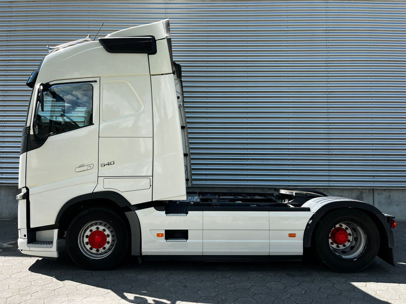 Volvo FH 540 / Retarder / I-Shift / I-Park Cool / Full Air / 2 Tanks - Cabeza tractora: foto 5 Volvo FH 540 / Retarder / I-Shift / I-Park Cool / Full Air / 2 Tanks - Cabeza tractora: foto 5