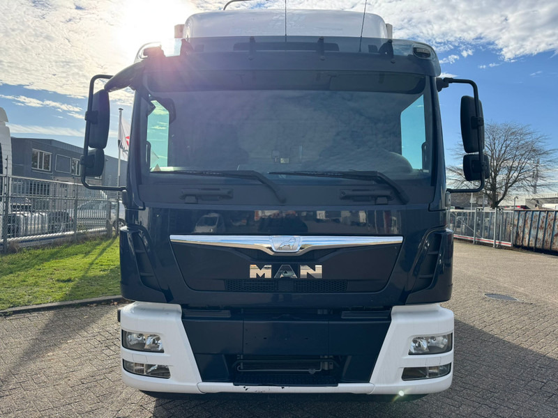 MAN TGM 12.220 / Carrier / Euro 6 / Tail Lift / TUV: 9-2026 / Belgium Truck - Camión frigorífico: foto 5 MAN TGM 12.220 / Carrier / Euro 6 / Tail Lift / TUV: 9-2026 / Belgium Truck - Camión frigorífico: foto 5