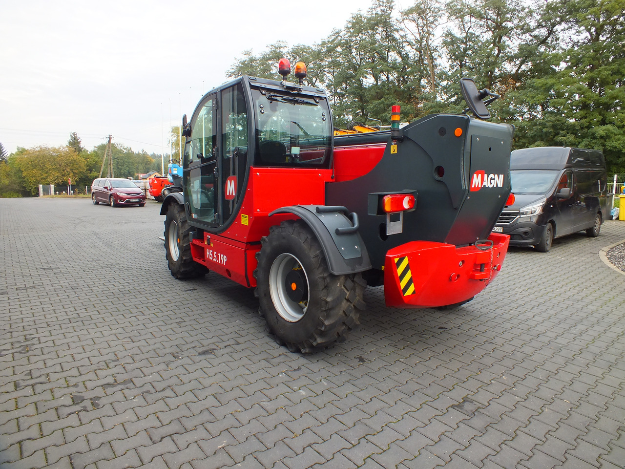 MAGNI TH5,5.19P - Cargadora de ruedas telescópica para Maquinaria de construcción: foto 3 MAGNI TH5,5.19P - Cargadora de ruedas telescópica para Maquinaria de construcción: foto 3