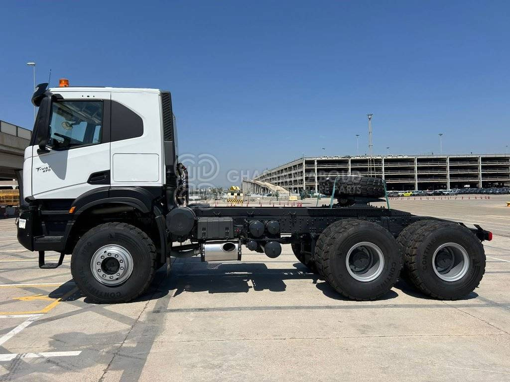IVECO T-WAY Tractor 6×6 AT720T47WTH GVW 33 Ton HP 470 R20Tyre MY25 - Cabeza tractora: foto 2 IVECO T-WAY Tractor 6×6 AT720T47WTH GVW 33 Ton HP 470 R20Tyre MY25 - Cabeza tractora: foto 2
