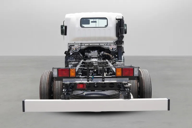 Isuzu NPR 85K 4x2 Long Chassis - Camión chasis: foto 3 Isuzu NPR 85K 4x2 Long Chassis - Camión chasis: foto 3