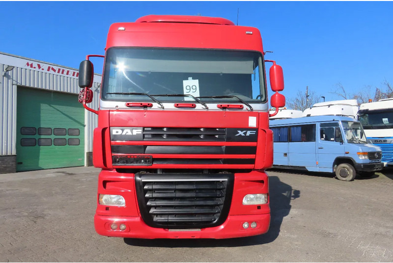 DAF XF 105.460 Euro5 evv, 2 beds, 2 tanks - Cabeza tractora: foto 3 DAF XF 105.460 Euro5 evv, 2 beds, 2 tanks - Cabeza tractora: foto 3