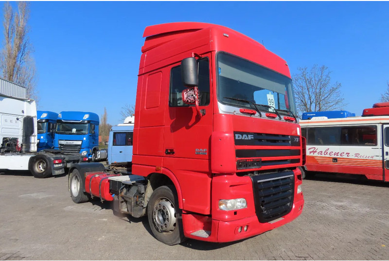 DAF XF 105.460 Euro5 evv, 2 beds, 2 tanks - Cabeza tractora: foto 1 DAF XF 105.460 Euro5 evv, 2 beds, 2 tanks - Cabeza tractora: foto 1