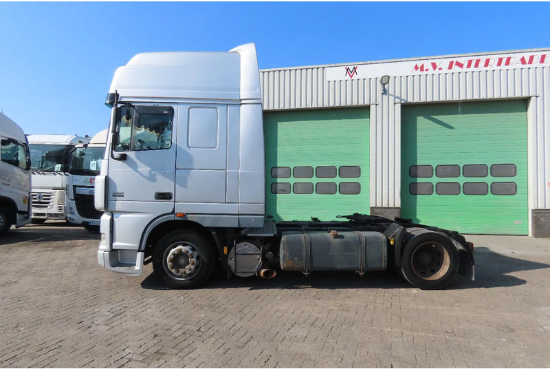 DAF XF 95.480 EURO4 Royal Truck! Manual - Cabeza tractora: foto 4 DAF XF 95.480 EURO4 Royal Truck! Manual - Cabeza tractora: foto 4