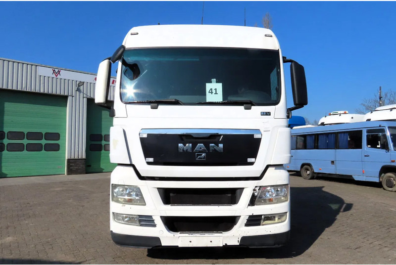 MAN TGX 14.440 EVV EURO5, RETARDER, FRIGO, 2 beds - Cabeza tractora: foto 3 MAN TGX 14.440 EVV EURO5, RETARDER, FRIGO, 2 beds - Cabeza tractora: foto 3
