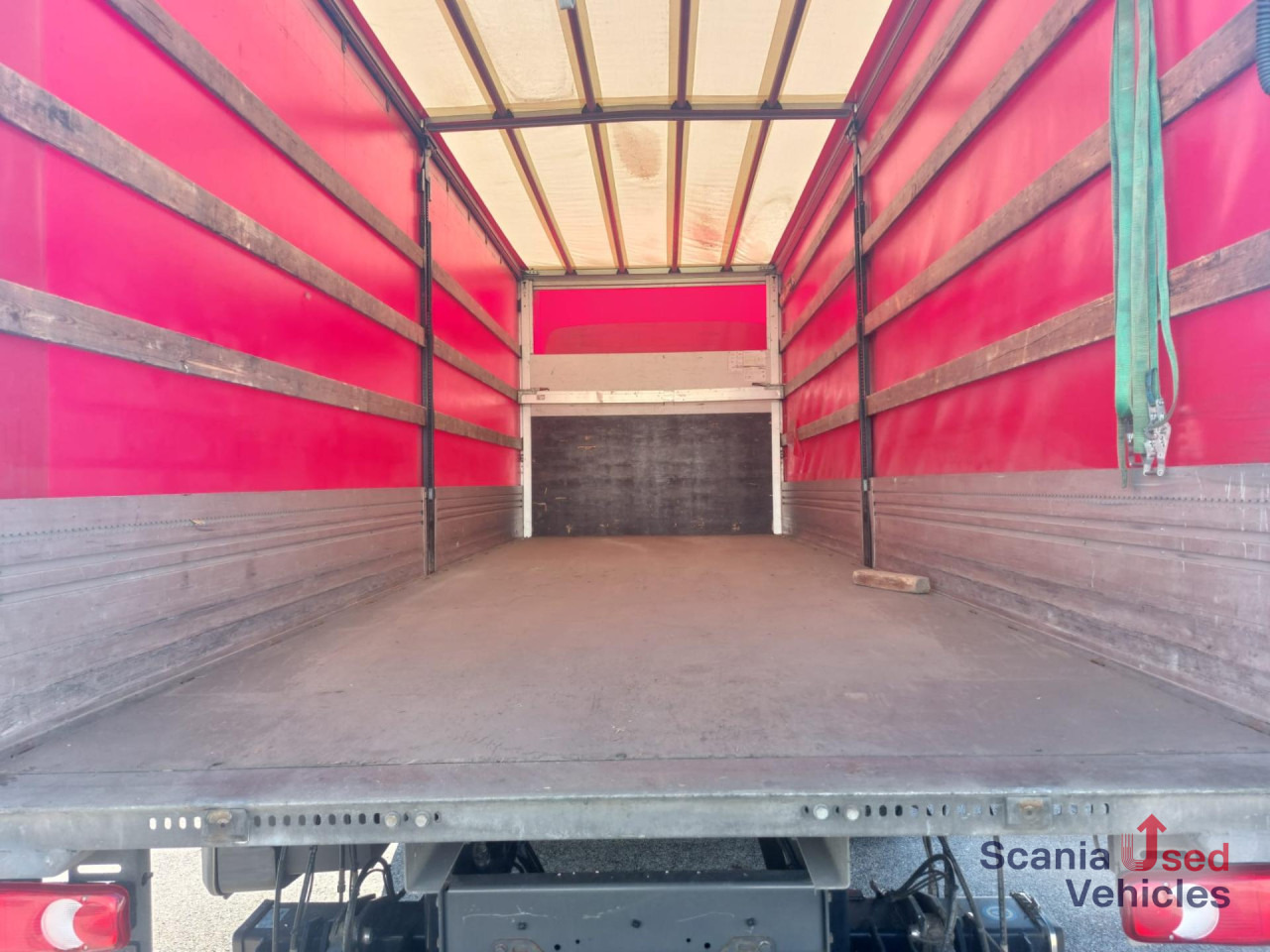 DAF LF 250 FA Pritsche Schiebeplane Ladebordwand - Camión lona: foto 4 DAF LF 250 FA Pritsche Schiebeplane Ladebordwand - Camión lona: foto 4