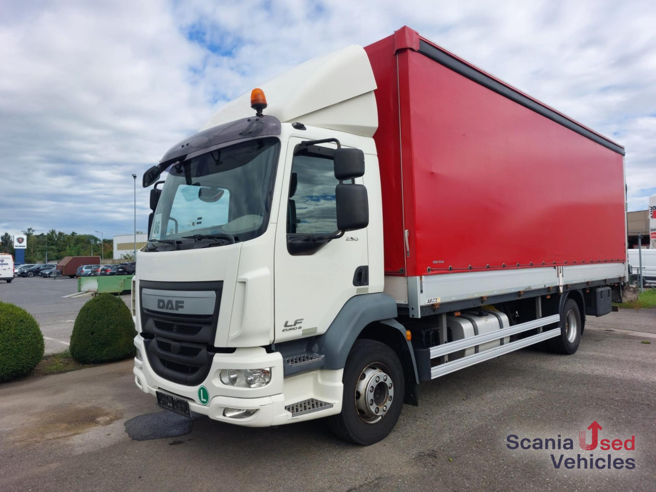 DAF LF 250 FA Pritsche Schiebeplane Ladebordwand - Camión lona: foto 1 DAF LF 250 FA Pritsche Schiebeplane Ladebordwand - Camión lona: foto 1