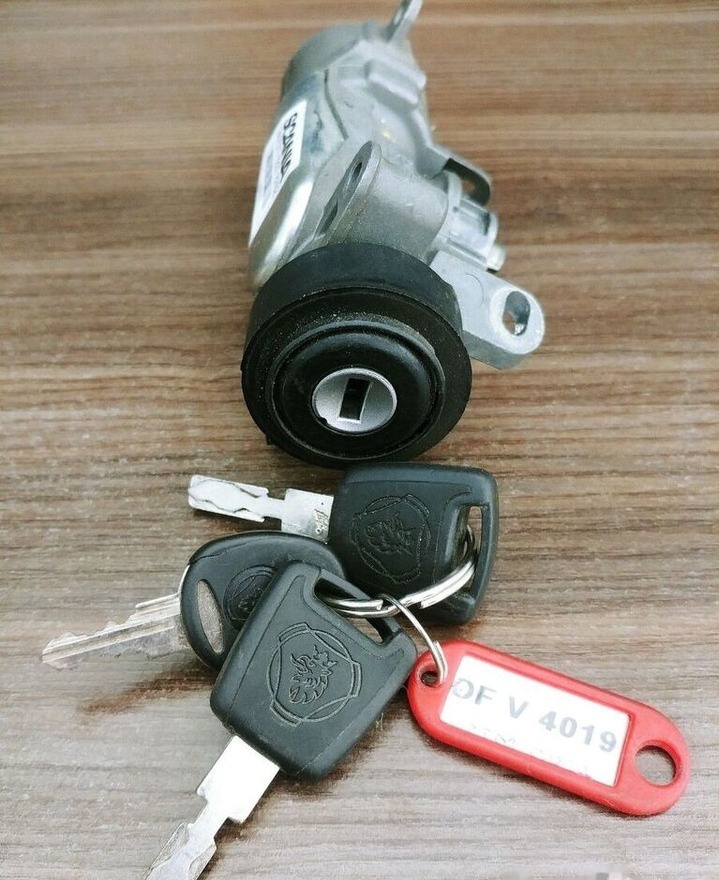 GENUINE IGNITION SWITCH, LOCK Scania - Sistema eléctrico para Camión: foto 2 GENUINE IGNITION SWITCH, LOCK Scania - Sistema eléctrico para Camión: foto 2