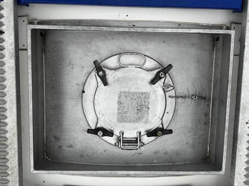 Contenedor cisterna para transporte de substancias químicas CIMC 20FT ISO, 25.050L / 1-COMP / 3 BAFFELS / T11 / 4 manholes / ADR valid until 04/2027: foto 15