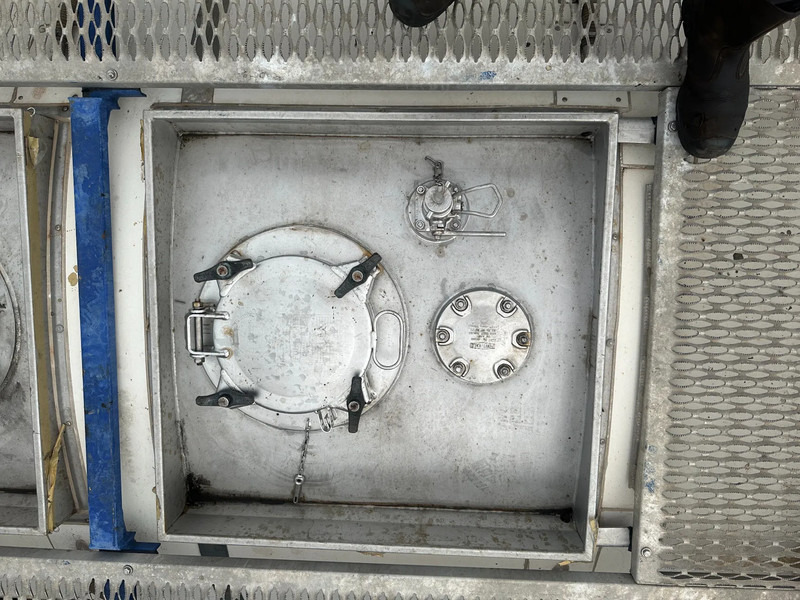 Tanque de almacenamiento para transporte de substancias químicas CIMC 20FT ISO, 25.090L / 1-COMP / 3 BAFFELS / T12 / 4 manholes / ADR valid until 06/2027: foto 12