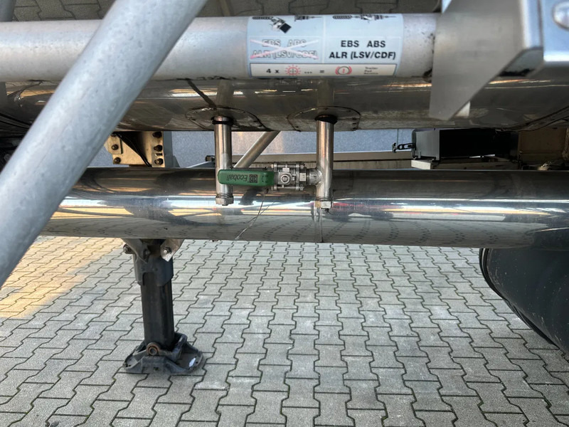 Semirremolque cisterna para transporte de alimentos Feldbinder FOOD / LEVENSMIDDELEN/ LEBENSMITTEL / 33.500L / 3-COMP / PUMP / NL-trailer / APK: 05-2026: foto 19