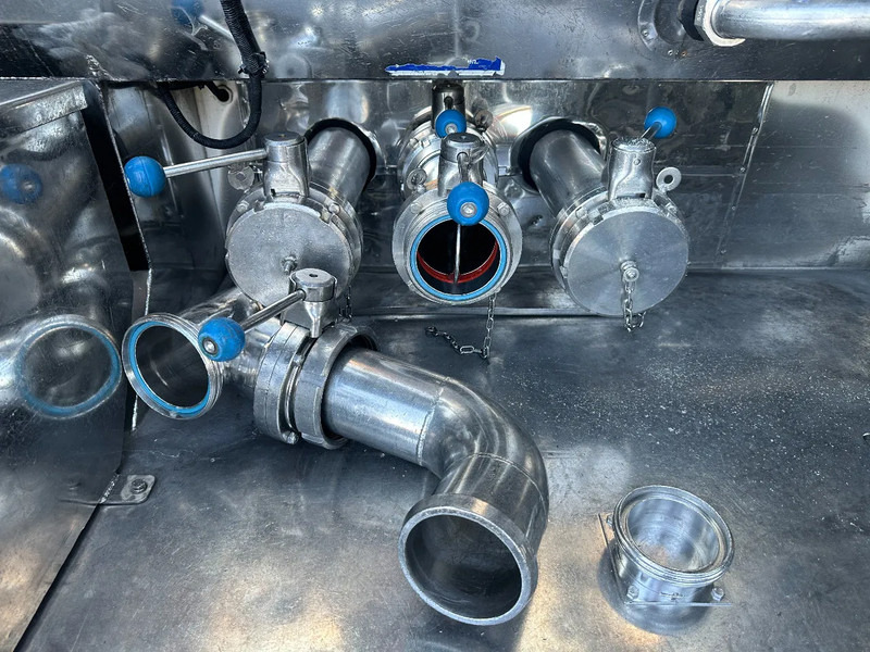 Semirremolque cisterna para transporte de alimentos Feldbinder FOOD / LEVENSMIDDELEN/ LEBENSMITTEL / 33.500L / 3-COMP / PUMP / NL-trailer / APK: 05-2026: foto 8
