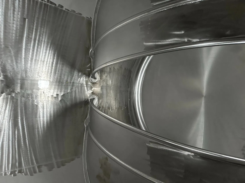 Contenedor cisterna para transporte de combustible SINGAMAS 20FT ISO, 26.000L/1-COMP/3 BAFFELS/3 manholes, 5Y inspection: 06/2027: foto 19 Contenedor cisterna para transporte de combustible SINGAMAS 20FT ISO, 26.000L/1-COMP/3 BAFFELS/3 manholes, 5Y inspection: 06/2027: foto 19